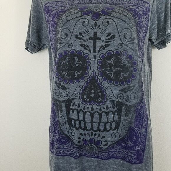 HYBRID Gray Burn Out Skull Gpraphic Tee size S - Picture 2 of 6